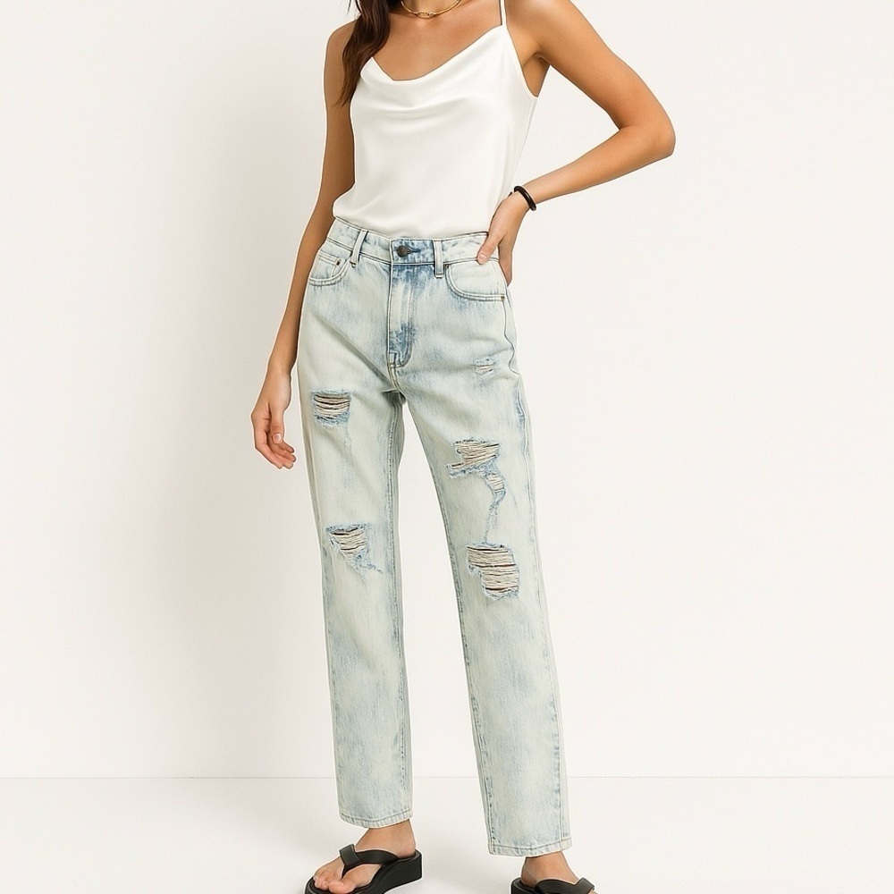 American Eagle Straight Stretch 5 Pocket 6 grommet Distressed Acid Light Blue 8